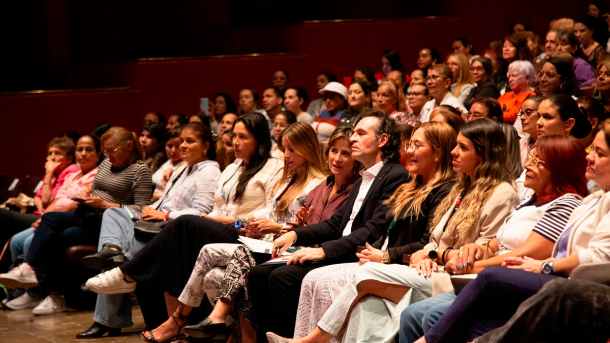 En emocionante evento, la Fiscalía reconoció a 600 beneficiarios del programa Decididas

 – En la mira