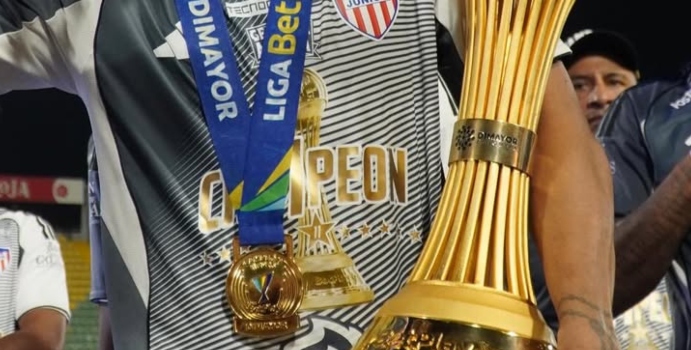 Un grandote argentino compraría una figura de Junior

 – En la mira