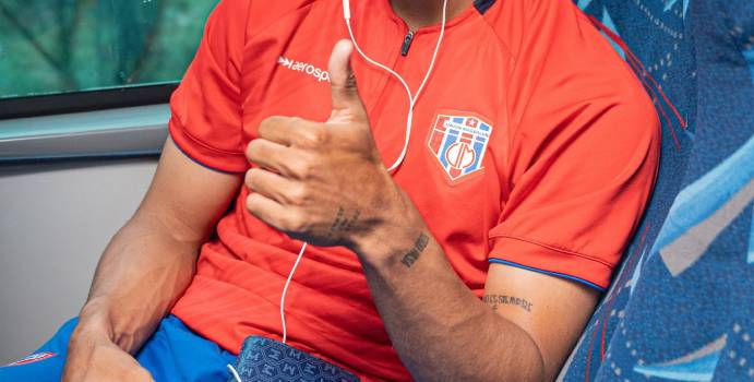 Junior habría adquirido un porcentaje de Jannenson Sarmiento

 – En la mira