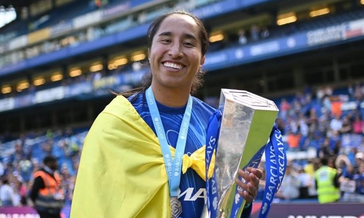 Mayra Ramírez la Mejor Futbolista Colombiana en el Exterior 2025

 – En la mira
