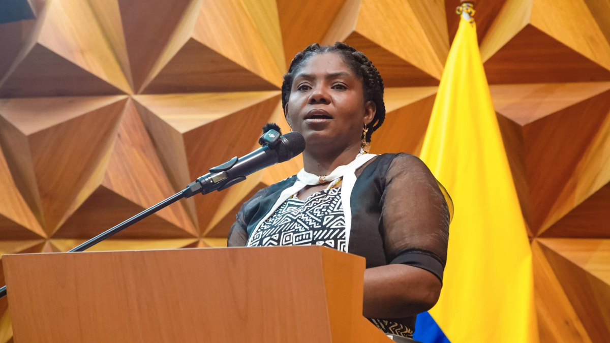 “No me cansaré de orar por la paz para mi pueblo y mi departamento”

 – En la mira