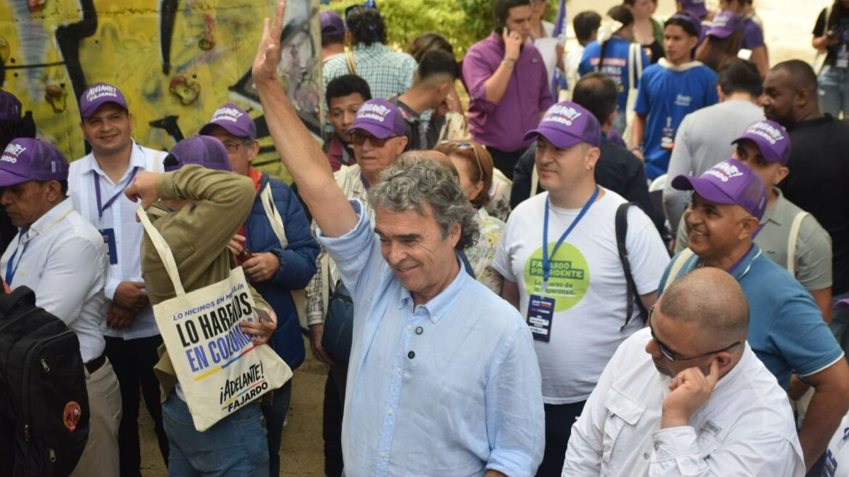 Sergio Fajardo descarta participar en consultas interpartidistas en marzo y pasa directo a primera vuelta: “No son el camino”

 – En la mira