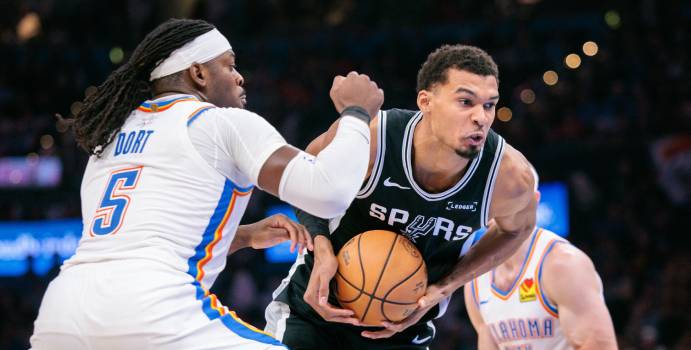 Los Spurs extienden su dominio sobre el Thunder, campeón de la NBA

 – En la mira