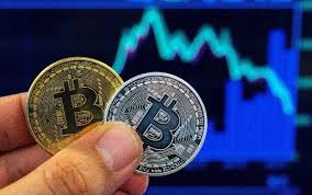 Bitcoin – Desde abajo

 – En la mira