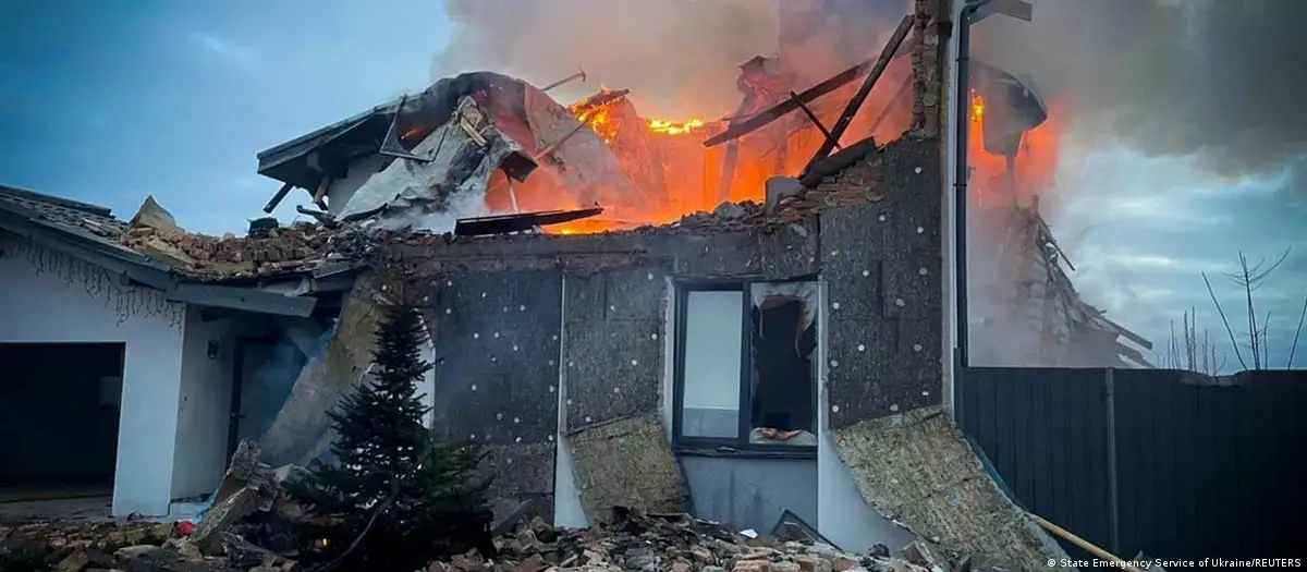 Ataque con drones y misiles sacude Kyiv en medio de renovadas tensiones entre Ucrania y Rusia

 – En la mira