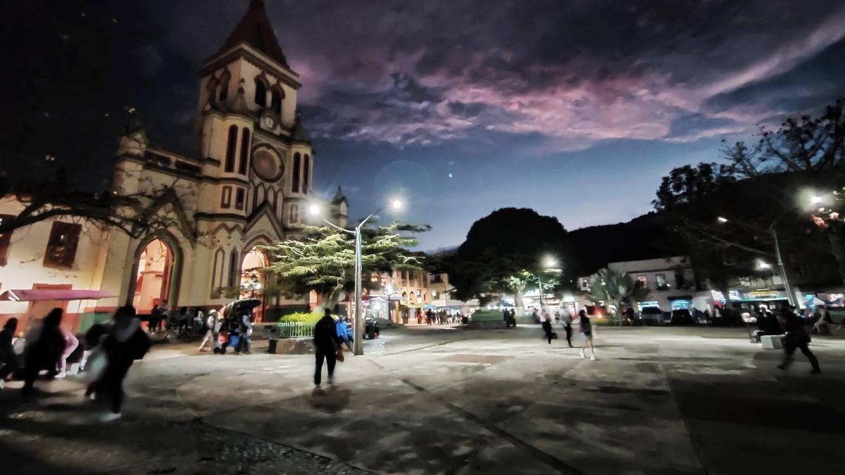 dos muertos y ocho civiles heridos

 – En la mira