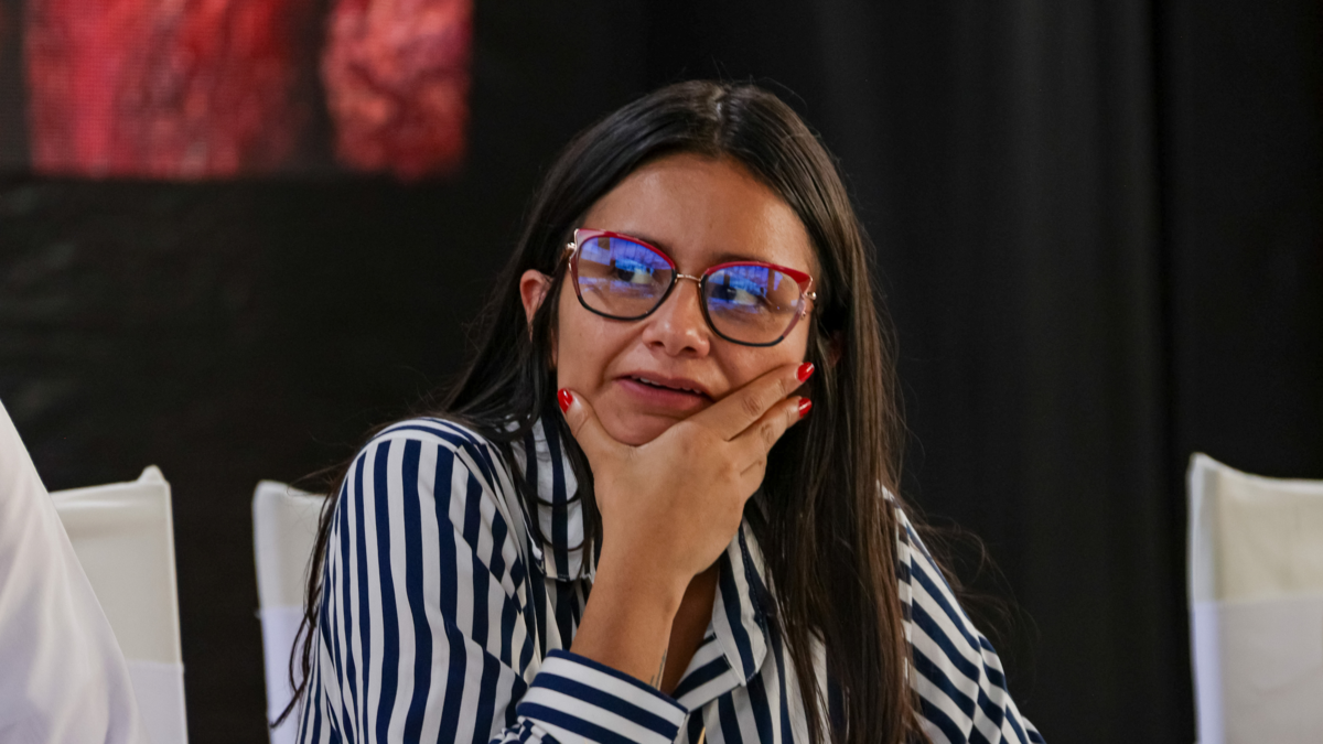 “Mantén la cabeza en alto y mantén la calma”

 – En la mira