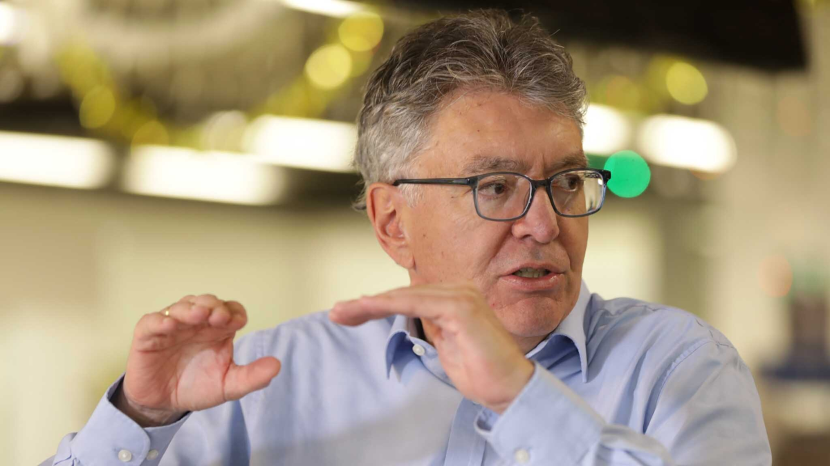 “Lo que está haciendo el gobierno es de corto plazo, tratando de generar impacto electoral”: Mauricio Cárdenas, candidato presidencial

 – En la mira