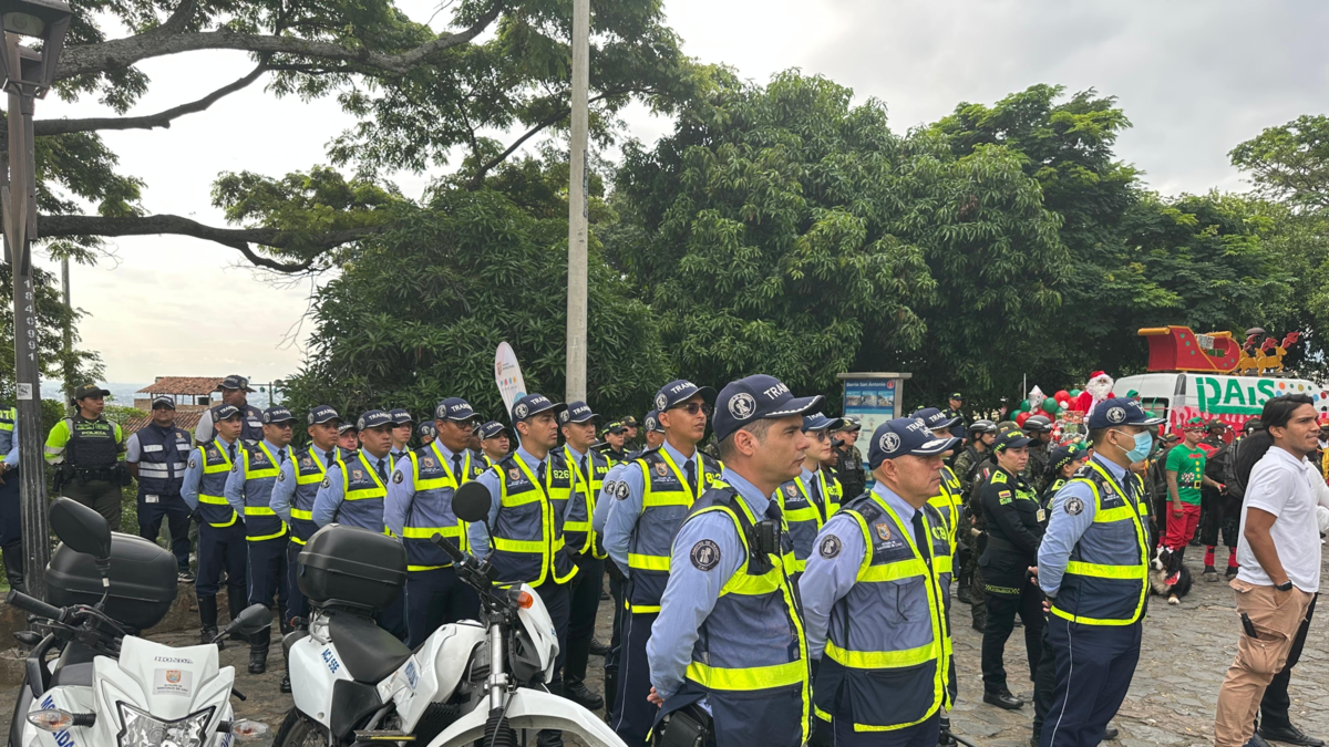 “Un ejemplo empieza en casa”

 – En la mira