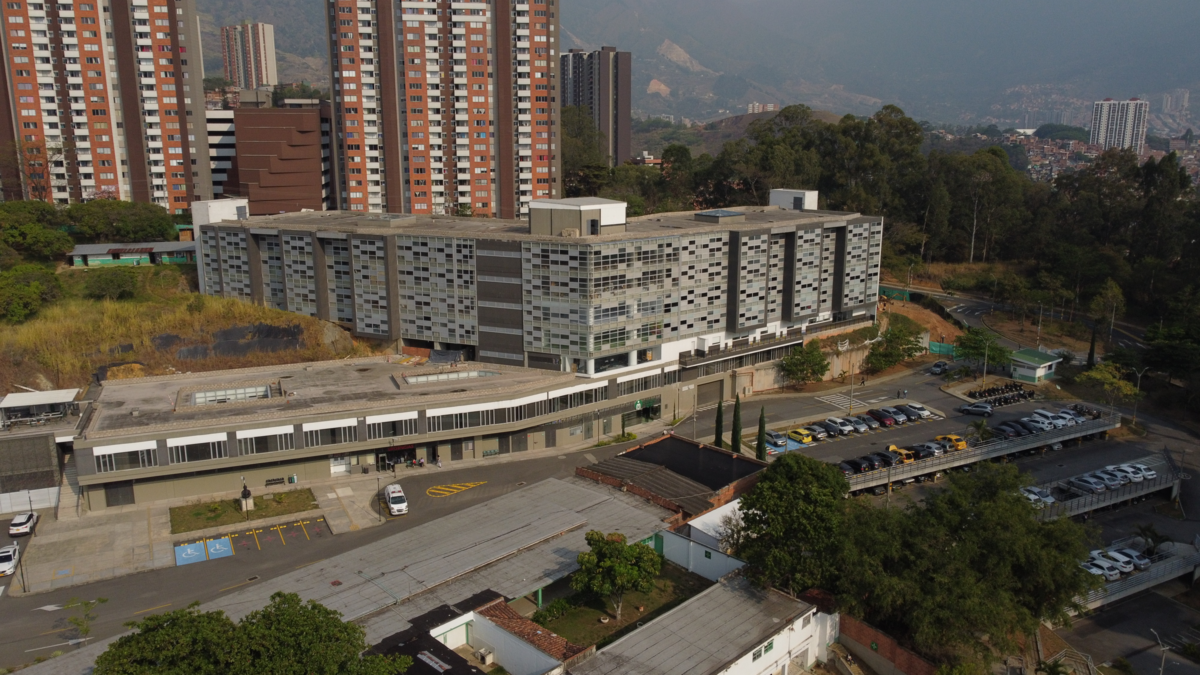 Denuncian que a constructoras involucradas en el caso en el que fue imputado el exalcalde de Medellín Daniel Quintero se les adeudarán obras en el Hospital Psiquiátrico

 – En la mira