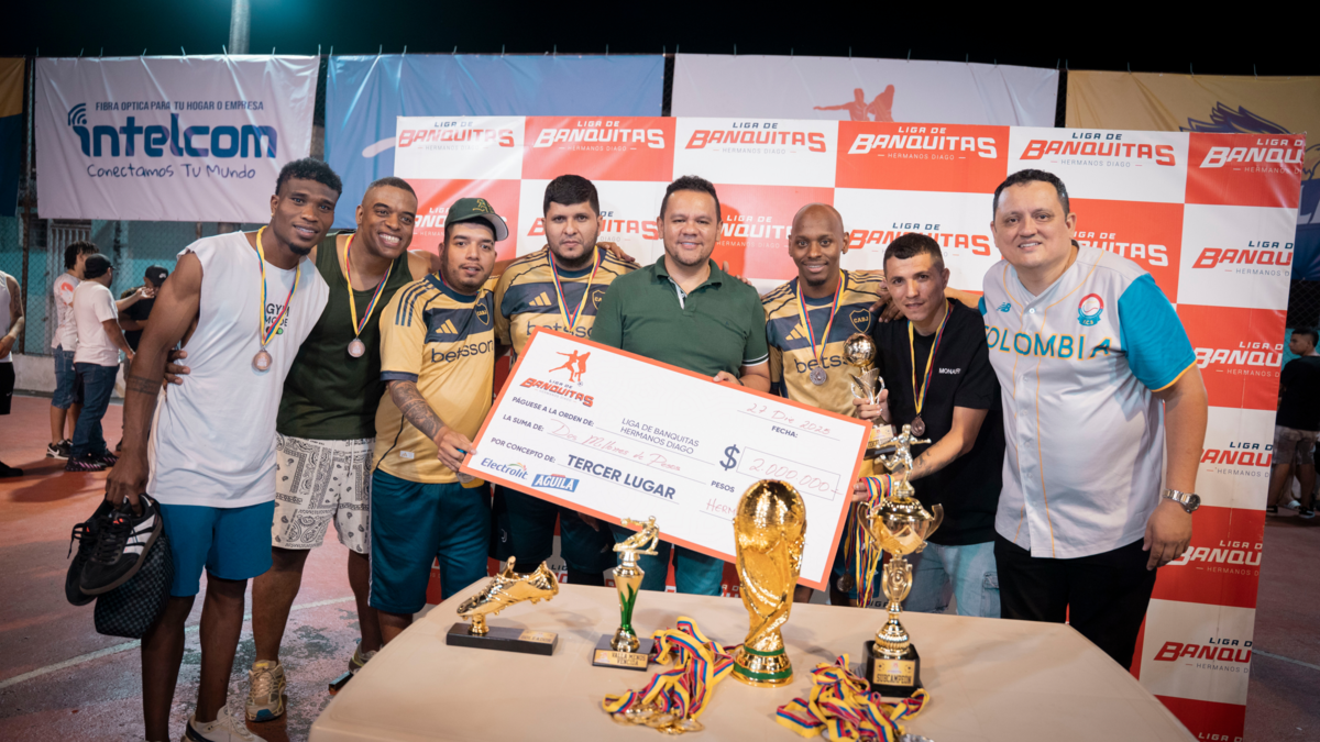 un torneo que va más allá del fútbol callejero y se convierte en esperanza para los jóvenes de los barrios de Cali

 – En la mira