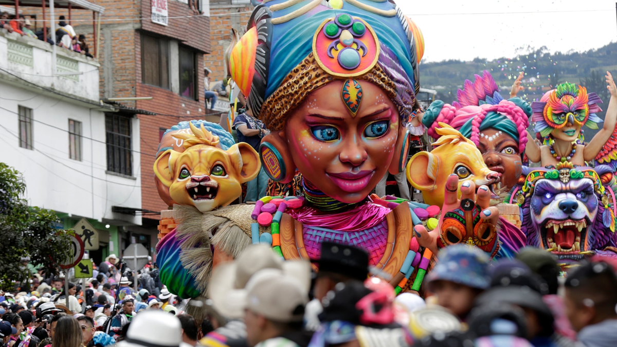 Según el alcalde de Pasto Nicolás Toro, el Carnaval de Blancos y Negros es el mejor del mundo: “Hay que seguir apoyándolo”

 – En la mira