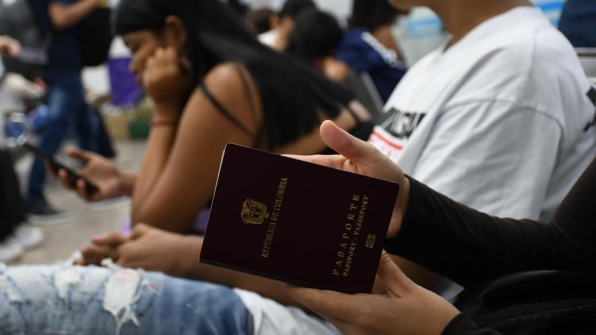 Más de 8.000 vallecaucanos corren el riesgo de perder dinero por no completar a tiempo el trámite de pasaporte

 – En la mira