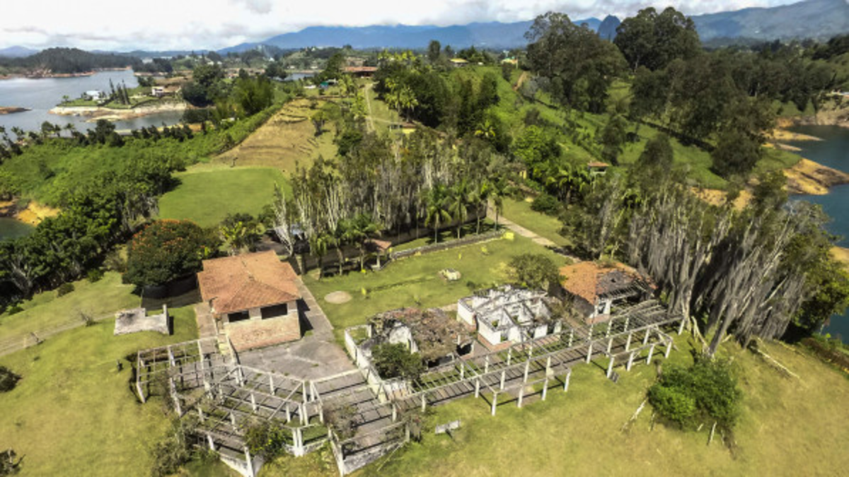 La icónica finca “La Manuela” en Guatapé, anteriormente propiedad de Pablo Escobar, fue subastada por este millonario precio

 – En la mira