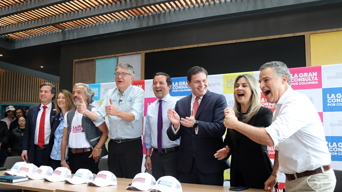 Los candidatos de la “Gran Consulta por Colombia” definen si las ocho se realizarán en marzo o si habrá renuncias, ¿de qué depende?

 – En la mira