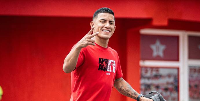 Junior habría cambiado las condiciones para Cristian Barrios

 – En la mira