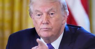 Trump abre el petróleo crudo venezolano a China y Rusia; Las petroleras estadounidenses se muestran reacias a invertir

 – En la mira