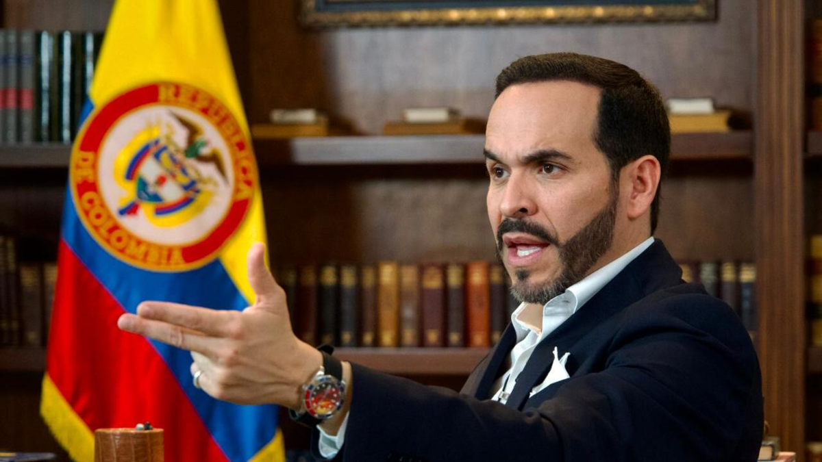 Abelardo de La Espriella niega comunicación con el marido de la fiscal Luz Adriana Camargo tras las declaraciones del presidente Gustavo Petro: “Delirante”

 – En la mira