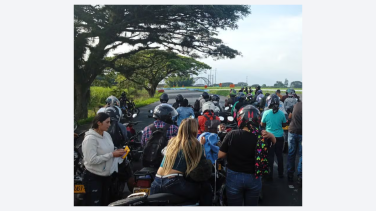 En ese momento la vía quedó cortada hasta que se revisara el vehículo.

 – En la mira