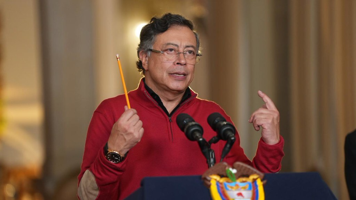 El presidente Gustavo Petro anunció que el 20 de julio volvería a proponer una reforma tributaria y pidió quebrar a las EPS

 – En la mira