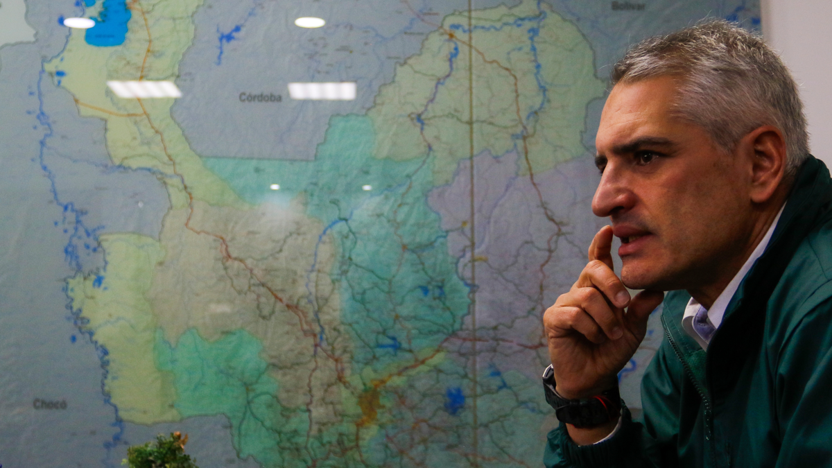 El gobernador de Antioquia cuestiona la respuesta del país al ataque con drones en Segovia

 – En la mira