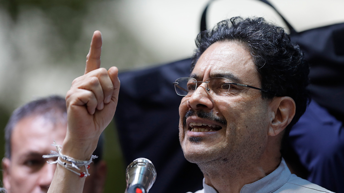 Iván Cepeda gana en todos los escenarios de la segunda vuelta; un voto indeciso podría inclinar la eliminatoria

 – En la mira