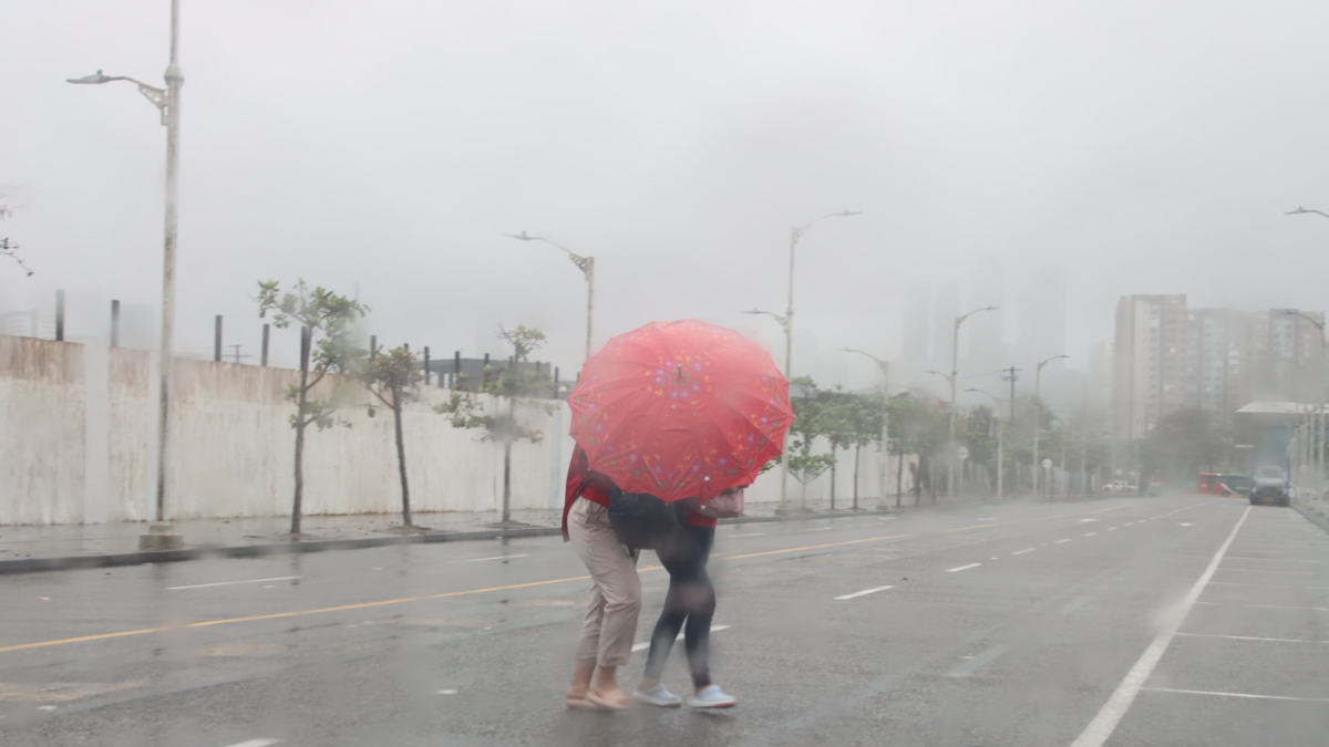 Las lluvias continuarán el martes y se mantendrán situaciones de emergencia en varias zonas

 – En la mira