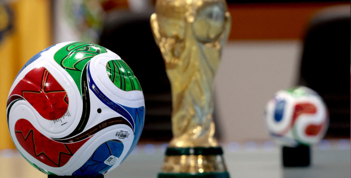 Nuevas reglas para combatir la pérdida de tiempo en el fútbol

 – En la mira