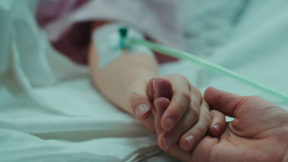 Un niño de 21 meses se encuentra en estado crítico por quemaduras provocadas por el incendio de un globo

 – En la mira