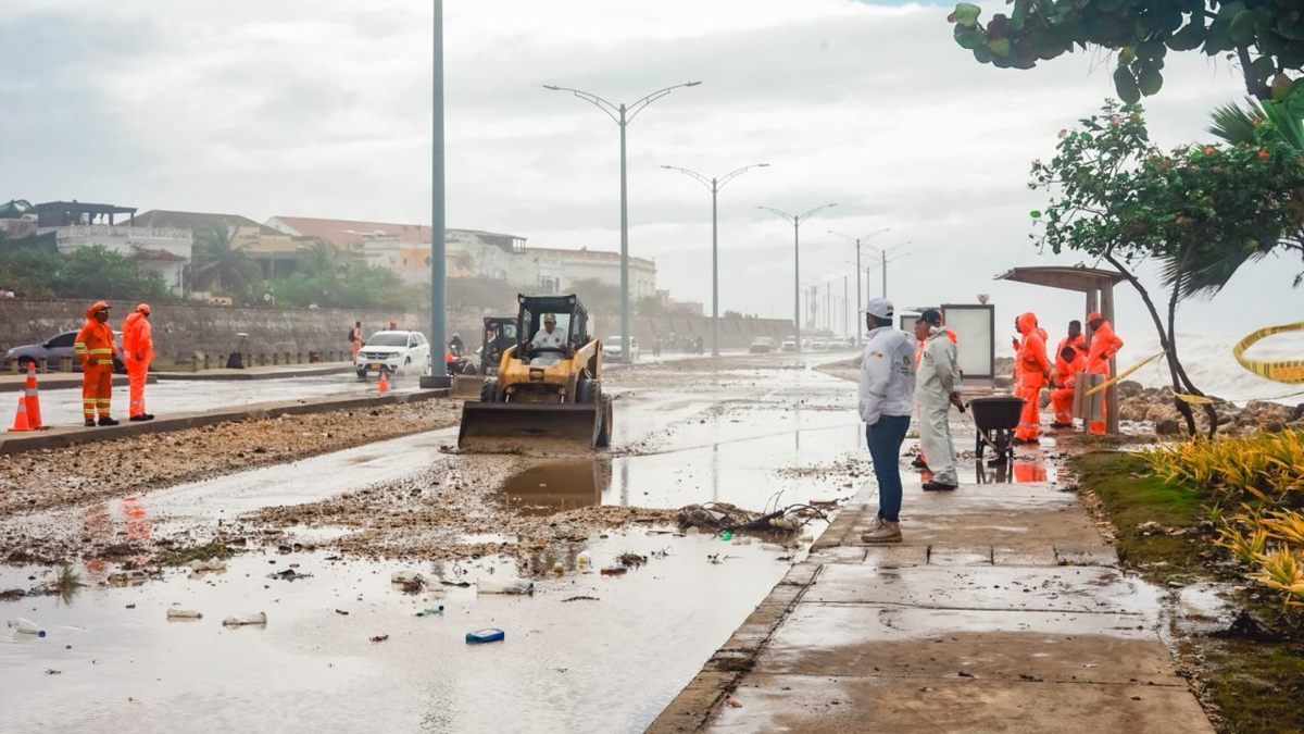 Vientos intensos, oleaje de hasta tres metros y playas con bandera roja por alto riesgo.

 – En la mira