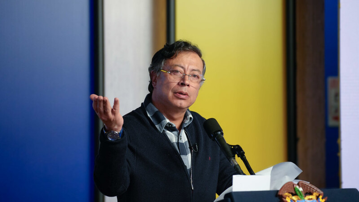 “Sigue con su actitud de matar la economía colombiana”

 – En la mira