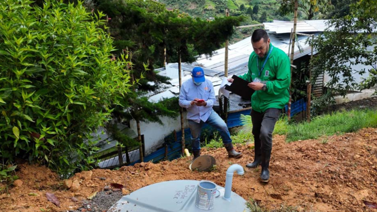 En San Sebastián de Palmitas, Medellín, instalaron fosas sépticas rurales para mejorar la gestión de aguas residuales

 – En la mira