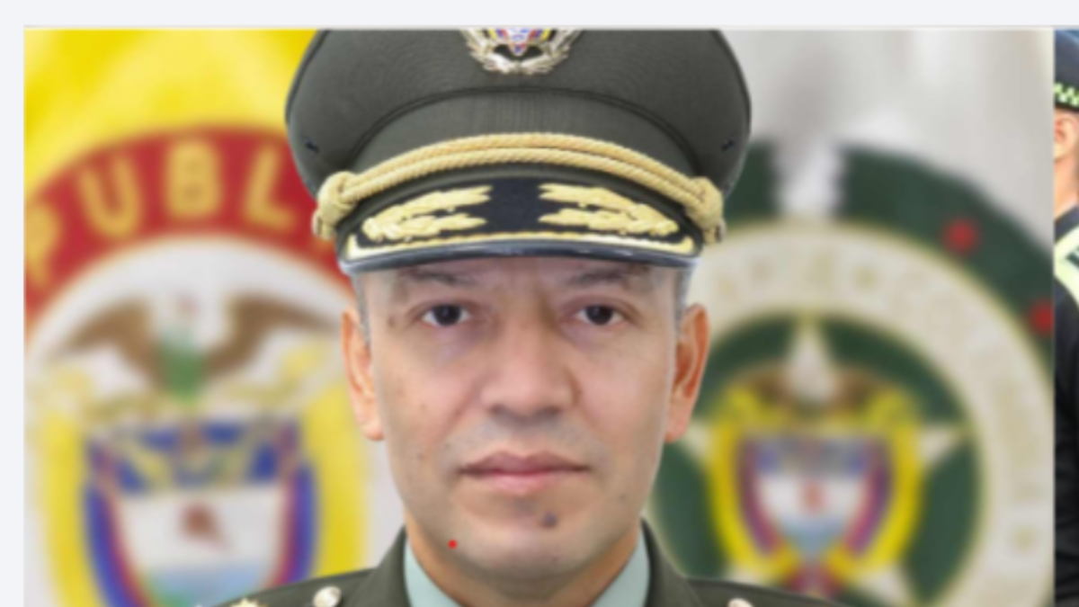 El nuevo jefe policial de Cali es hijo de un oficial retirado de la FAC y docente – Herbert Luguiy Benavídez

 – En la mira