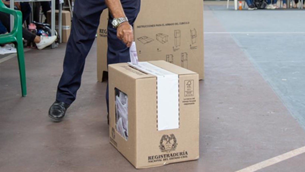 más de 2,1 millones de votantes elegibles

 – En la mira