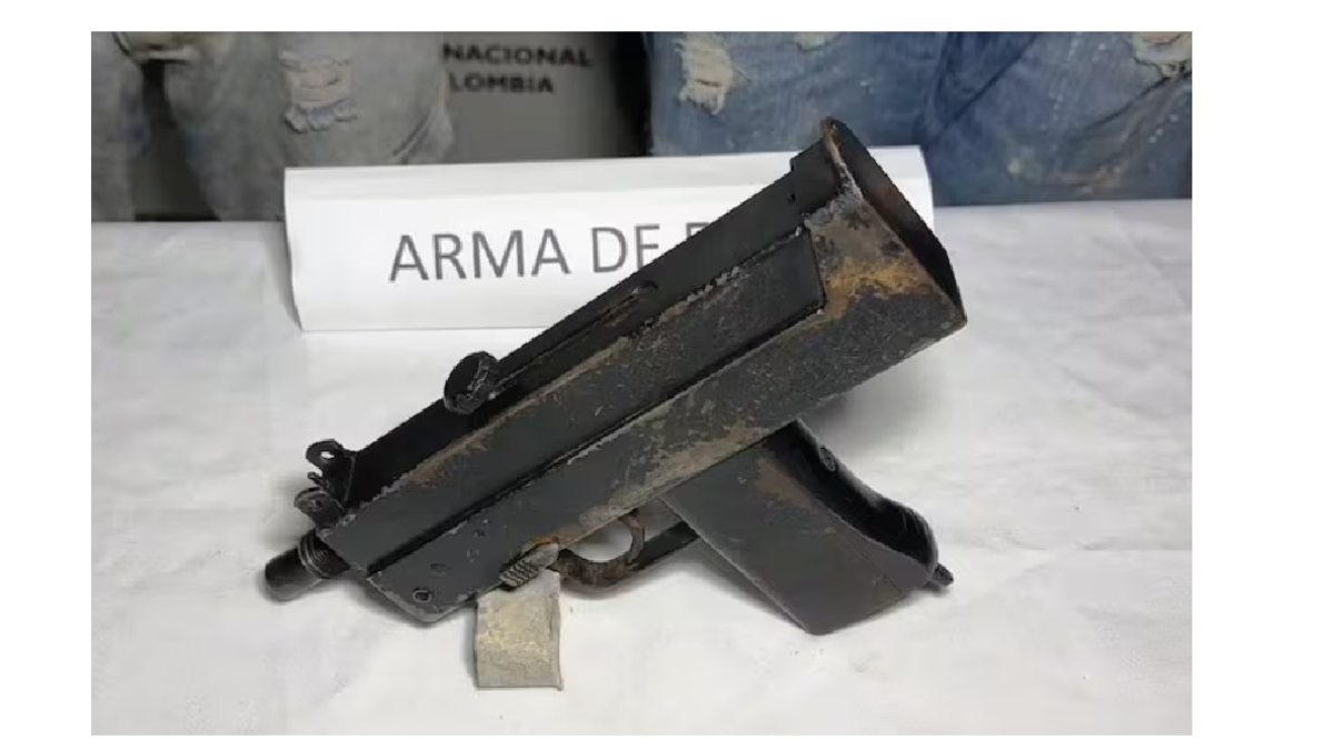 En Cartagena capturaron a dos hombres con una metralleta y 23 balas cuando intentaban escapar por las faldas del Cerro de la Popa

 – En la mira