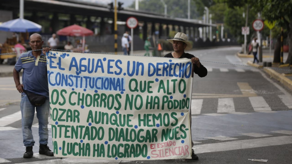 Alcaldía de Cali y vecinos del Municipio 20 llegaron a un acuerdo en la mesa técnica luego de 10 horas de diálogo

 – En la mira