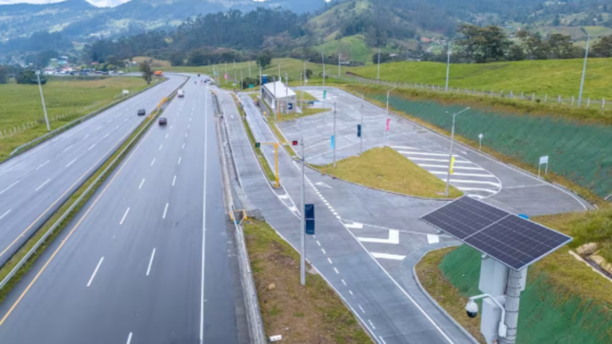 Se reporta congestión vehicular en la vía Bogotá-Girardot por dos accidentes viales

 – En la mira