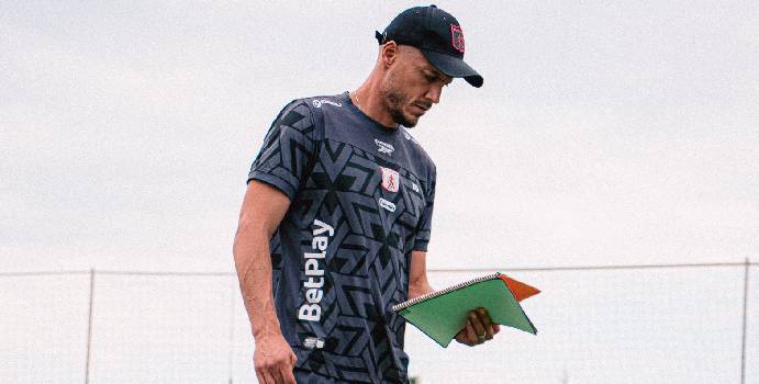 ¿Por qué David González sacó a Mateo Castillo?

 – En la mira