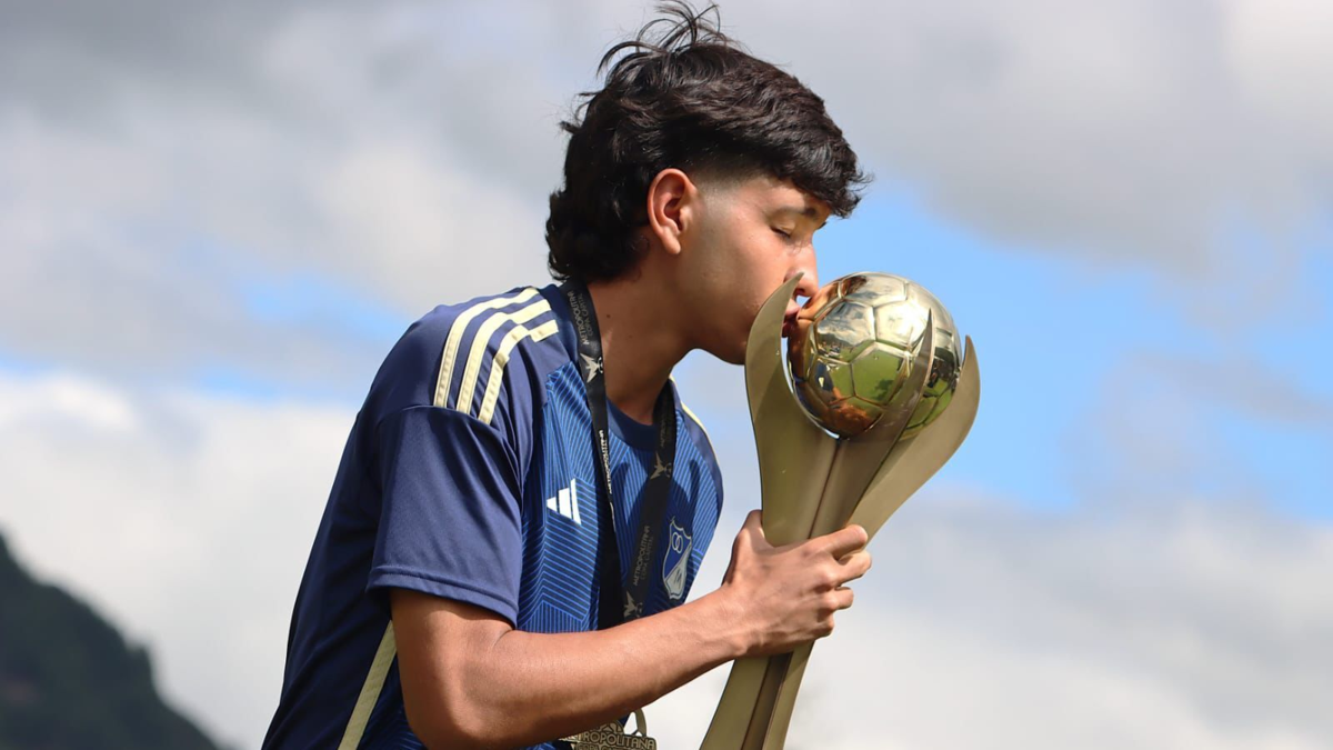 Carrera deportiva del santanderino Santiago Castrillón, jugador de Millonarios que falleció el domingo tras desmayarse en medio de un partido

 – En la mira