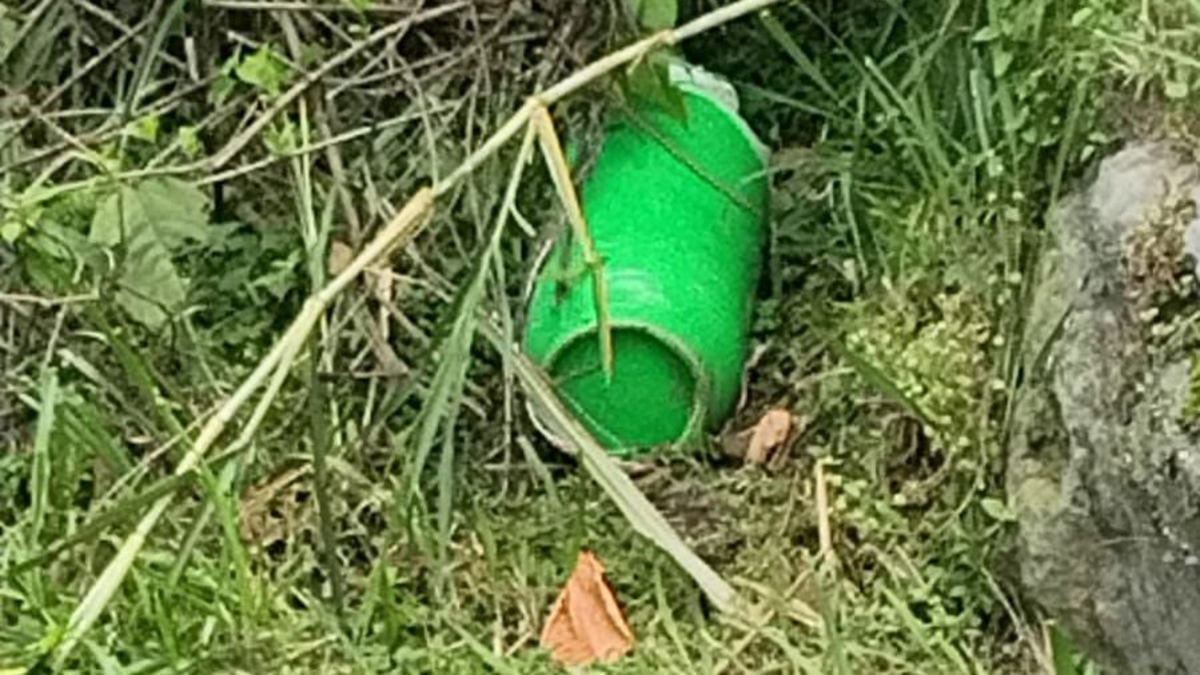 Cilindros sospechosos cerca del sitio de la explosión que mató a un policía en la Carretera Panamericana

 – En la mira