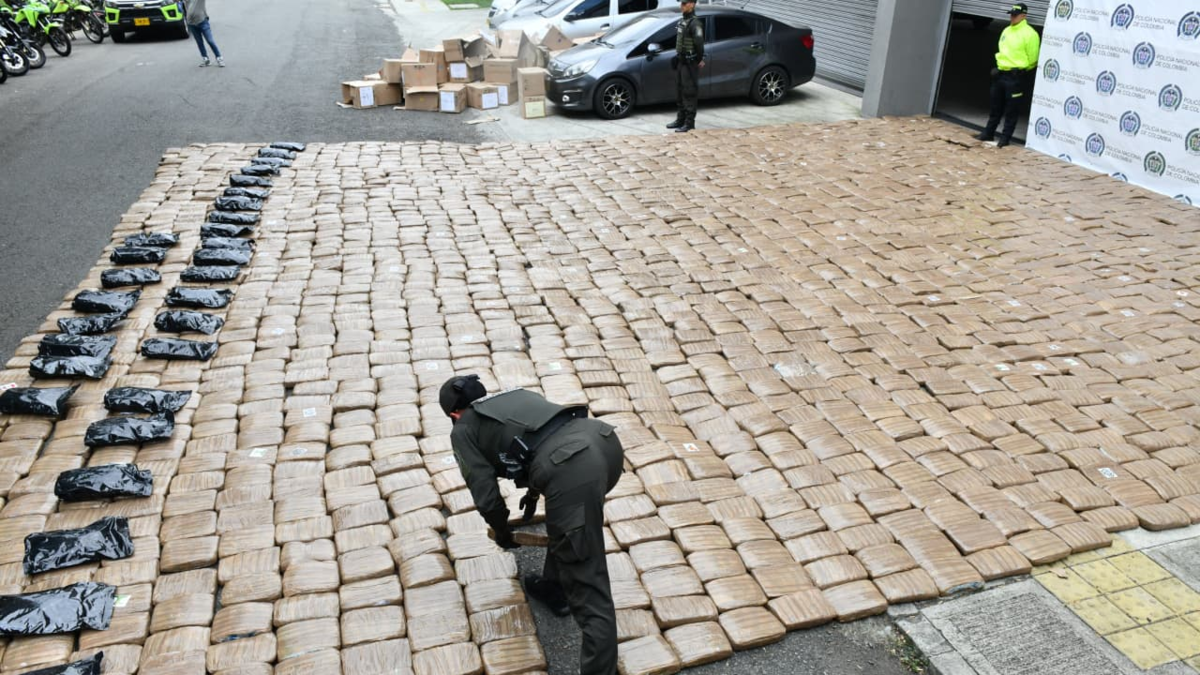 Disidentes de “Iván Mordisco” que operan en Cauca enviarían 2,2 toneladas de droga a banda criminal en Medellín: fue un decomiso

 – En la mira