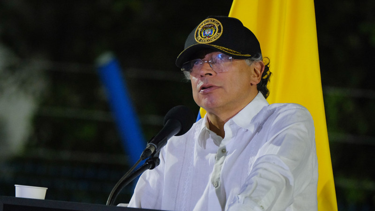 Presidente Gustavo Petro critica al peso colombiano como la moneda más valiosa y vuelve a pedir al Banco de la República bajar tasas de interés

 – En la mira