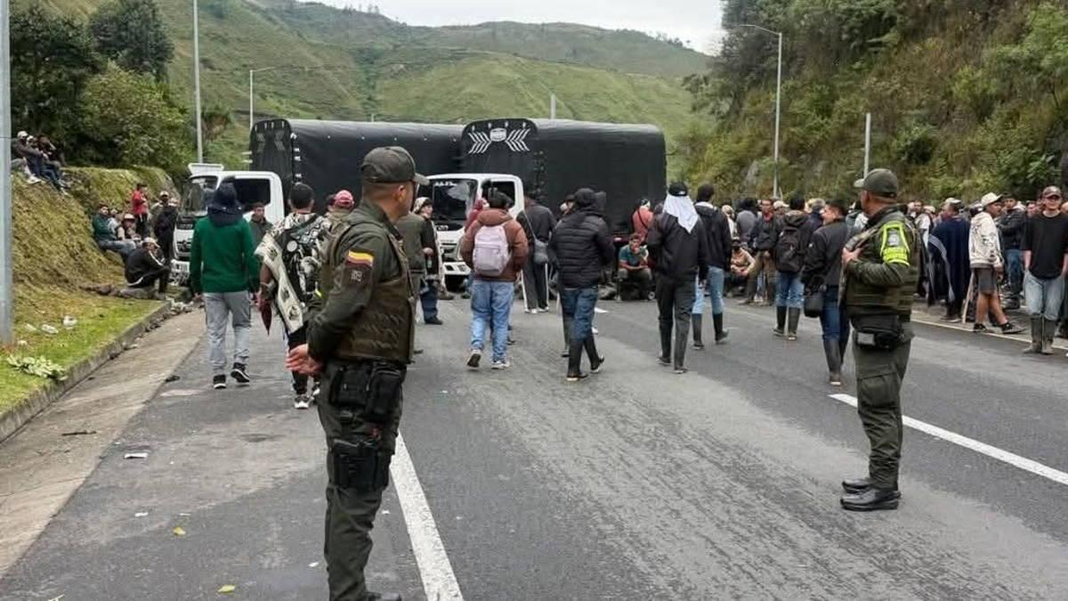 Los manifestantes exigen que los gobiernos pongan fin a la guerra arancelaria

 – En la mira