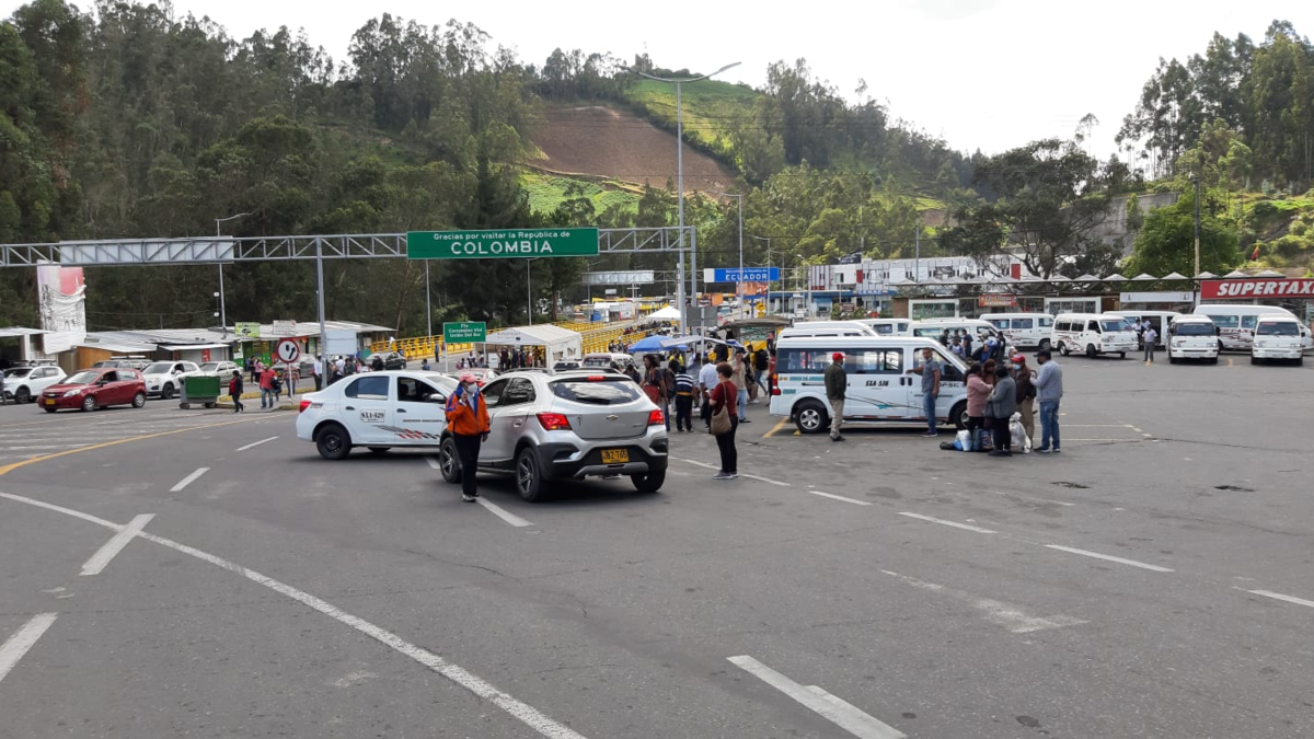 comenzó cuando salieron tres autobuses que transportaban a unas 130 personas

 – En la mira