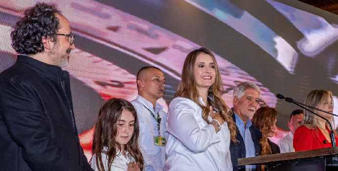 ¿De qué equipo de fútbol es hincha Paloma Valencia?

 – En la mira