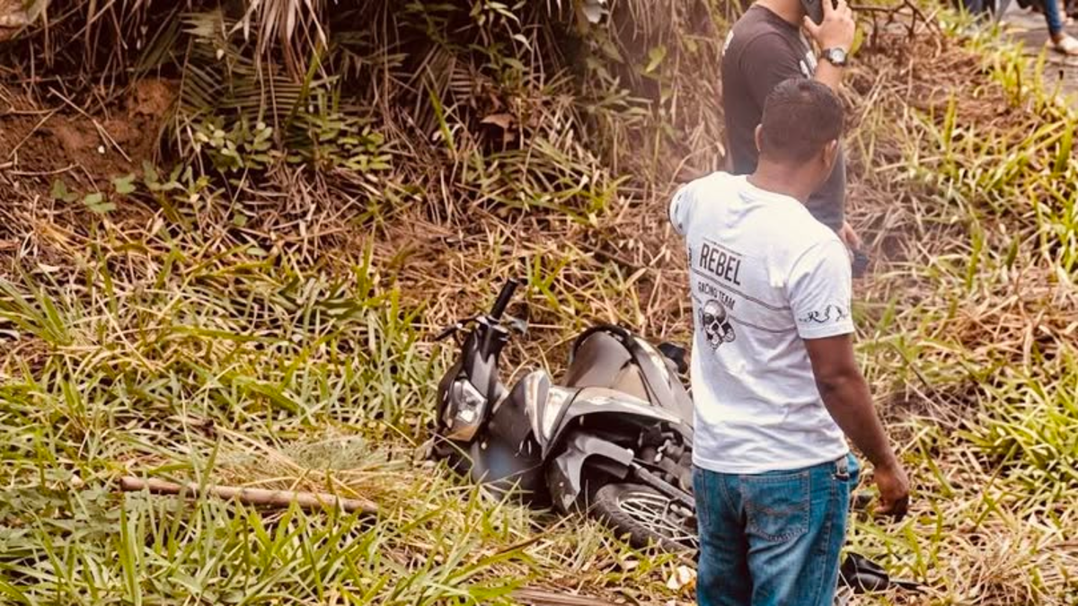 su motocicleta chocó contra un tractocamión en una vía de la comuna de Dagua

 – En la mira