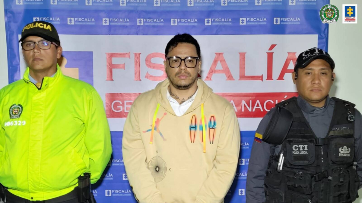 El gobierno evalúa suspender órdenes de aprehensión contra los líderes de “Los Costeños” como parte de la “Paz Urbana”: conocido

 – En la mira