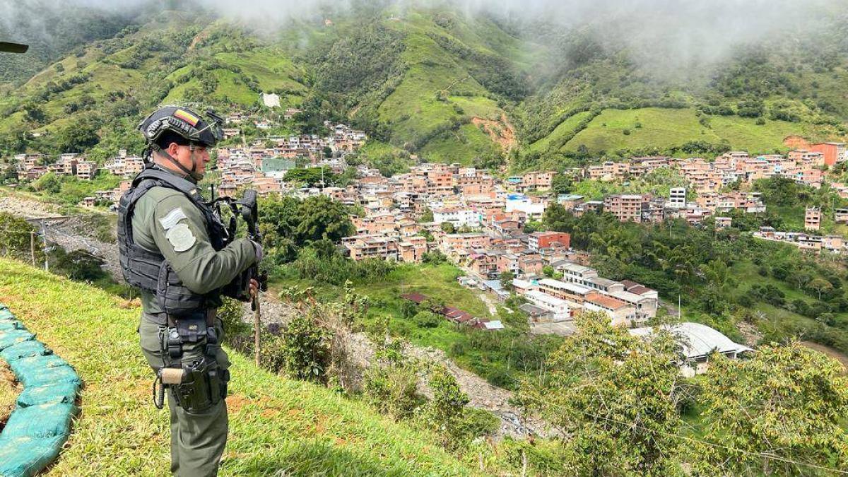 Ejército Nacional reporta combates con integrantes del frente disidente 36 en Briceño, Antioquia; hay tres soldados heridos

 – En la mira