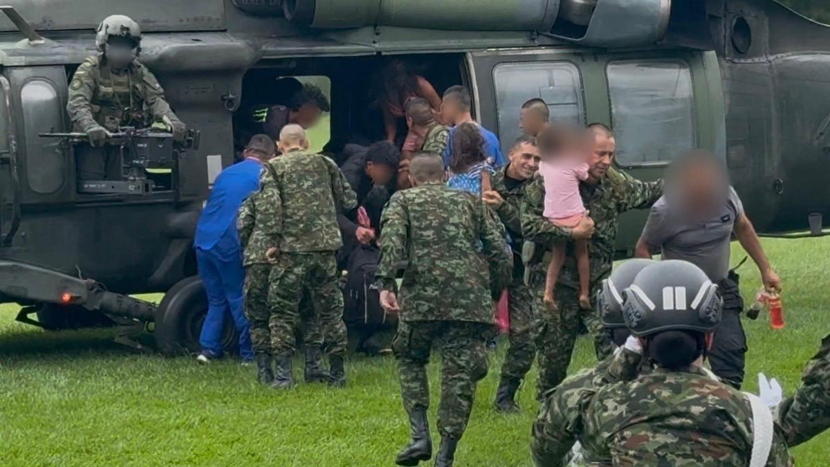 Nuevos reportes sobre rescate de niños y jóvenes encontrados en la selva del Caquetá luego de varios días de fuga de “Calarcá”: “Coincidieron en la palabra clave”

 – En la mira