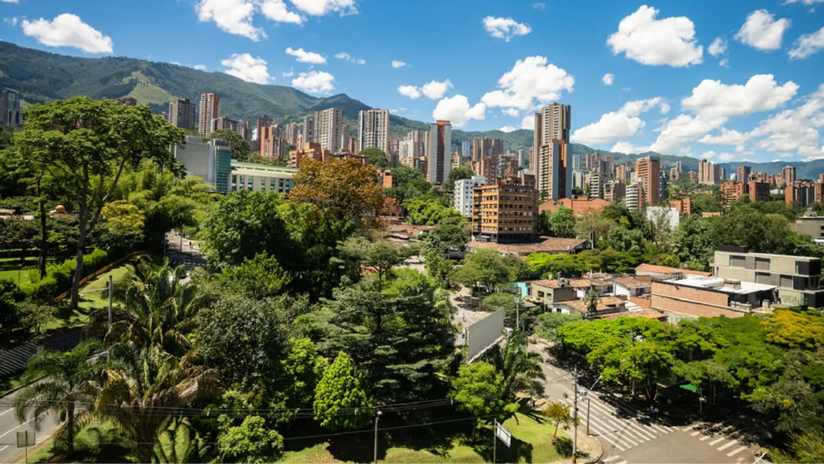 Medellín sanciona a 151 alojamientos turísticos por cancelaciones y sobrecostos de alquiler

 – En la mira